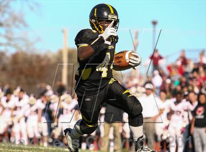 Thumbnail 2 in DeSmet Jesuit vs. Hazelwood Central (MSHSAA District Playoff) photogallery.