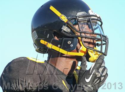 Thumbnail 3 in DeSmet Jesuit vs. Hazelwood Central (MSHSAA District Playoff) photogallery.