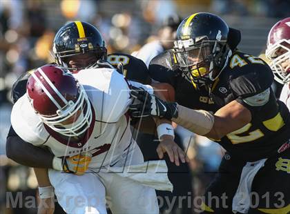 Thumbnail 1 in DeSmet Jesuit vs. Hazelwood Central (MSHSAA District Playoff) photogallery.