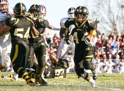 Thumbnail 2 in DeSmet Jesuit vs. Hazelwood Central (MSHSAA District Playoff) photogallery.