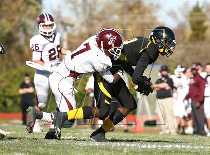 Thumbnail 2 in DeSmet Jesuit vs. Hazelwood Central (MSHSAA District Playoff) photogallery.