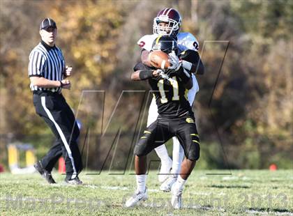 Thumbnail 1 in DeSmet Jesuit vs. Hazelwood Central (MSHSAA District Playoff) photogallery.