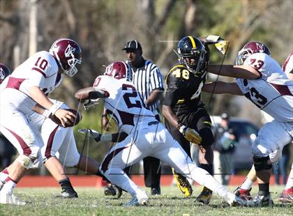 Thumbnail 1 in DeSmet Jesuit vs. Hazelwood Central (MSHSAA District Playoff) photogallery.