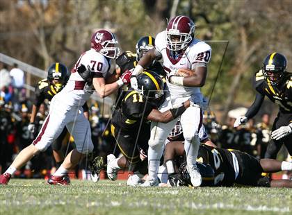 Thumbnail 1 in DeSmet Jesuit vs. Hazelwood Central (MSHSAA District Playoff) photogallery.