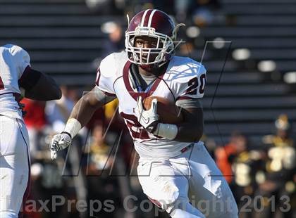 Thumbnail 2 in DeSmet Jesuit vs. Hazelwood Central (MSHSAA District Playoff) photogallery.
