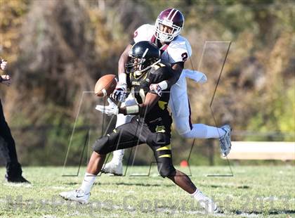 Thumbnail 3 in DeSmet Jesuit vs. Hazelwood Central (MSHSAA District Playoff) photogallery.