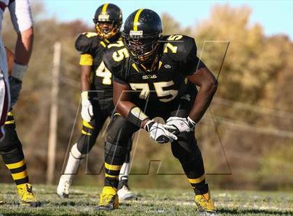 Thumbnail 2 in DeSmet Jesuit vs. Hazelwood Central (MSHSAA District Playoff) photogallery.