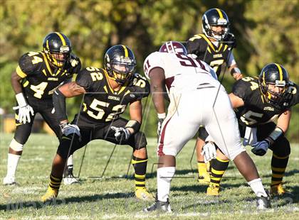 Thumbnail 1 in DeSmet Jesuit vs. Hazelwood Central (MSHSAA District Playoff) photogallery.