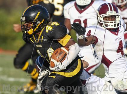 Thumbnail 1 in DeSmet Jesuit vs. Hazelwood Central (MSHSAA District Playoff) photogallery.