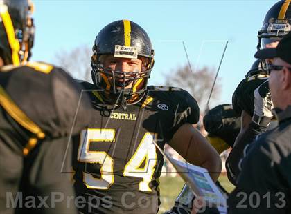 Thumbnail 3 in DeSmet Jesuit vs. Hazelwood Central (MSHSAA District Playoff) photogallery.