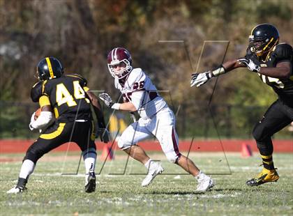 Thumbnail 1 in DeSmet Jesuit vs. Hazelwood Central (MSHSAA District Playoff) photogallery.