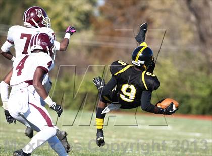 Thumbnail 3 in DeSmet Jesuit vs. Hazelwood Central (MSHSAA District Playoff) photogallery.