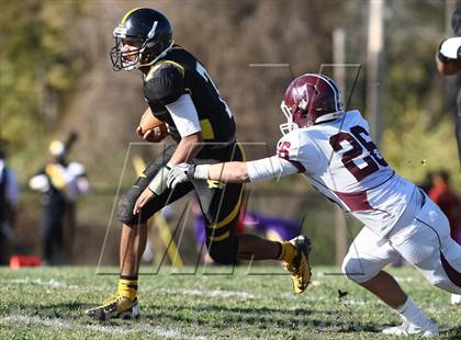 Thumbnail 2 in DeSmet Jesuit vs. Hazelwood Central (MSHSAA District Playoff) photogallery.