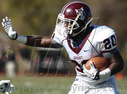 Thumbnail 1 in DeSmet Jesuit vs. Hazelwood Central (MSHSAA District Playoff) photogallery.