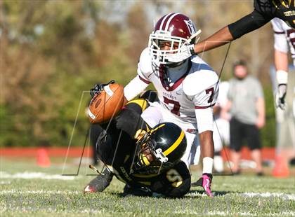 Thumbnail 3 in DeSmet Jesuit vs. Hazelwood Central (MSHSAA District Playoff) photogallery.
