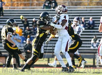 Thumbnail 1 in DeSmet Jesuit vs. Hazelwood Central (MSHSAA District Playoff) photogallery.