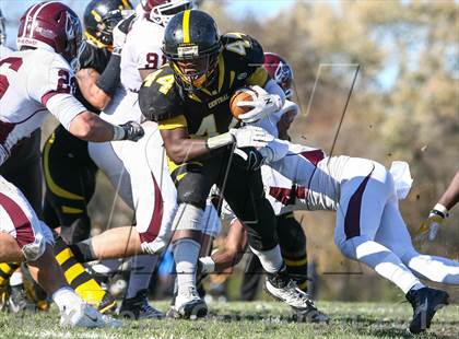 Thumbnail 2 in DeSmet Jesuit vs. Hazelwood Central (MSHSAA District Playoff) photogallery.