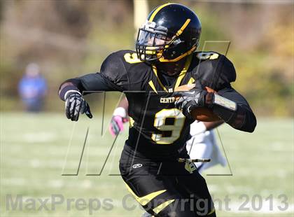 Thumbnail 3 in DeSmet Jesuit vs. Hazelwood Central (MSHSAA District Playoff) photogallery.