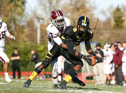 Thumbnail 1 in DeSmet Jesuit vs. Hazelwood Central (MSHSAA District Playoff) photogallery.