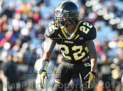 Thumbnail 2 in DeSmet Jesuit vs. Hazelwood Central (MSHSAA District Playoff) photogallery.