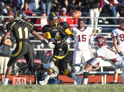 Thumbnail 3 in DeSmet Jesuit vs. Hazelwood Central (MSHSAA District Playoff) photogallery.