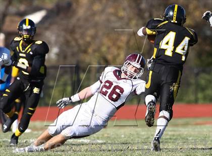 Thumbnail 2 in DeSmet Jesuit vs. Hazelwood Central (MSHSAA District Playoff) photogallery.