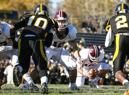 Thumbnail 1 in DeSmet Jesuit vs. Hazelwood Central (MSHSAA District Playoff) photogallery.