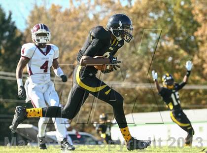 Thumbnail 1 in DeSmet Jesuit vs. Hazelwood Central (MSHSAA District Playoff) photogallery.