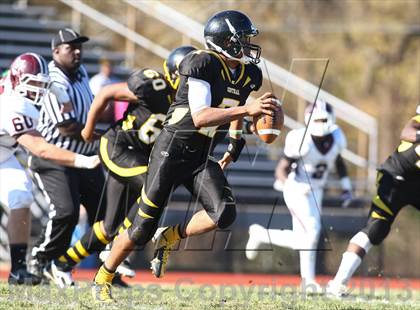 Thumbnail 2 in DeSmet Jesuit vs. Hazelwood Central (MSHSAA District Playoff) photogallery.