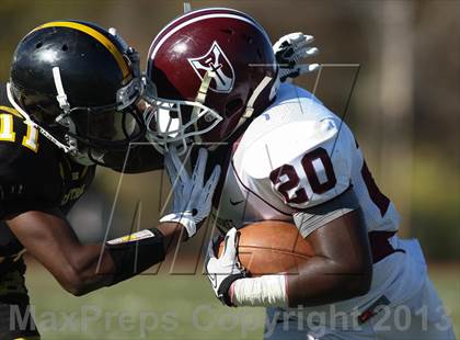 Thumbnail 3 in DeSmet Jesuit vs. Hazelwood Central (MSHSAA District Playoff) photogallery.