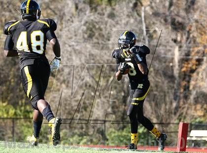Thumbnail 2 in DeSmet Jesuit vs. Hazelwood Central (MSHSAA District Playoff) photogallery.