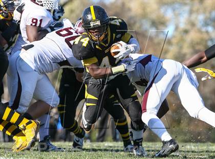 Thumbnail 1 in DeSmet Jesuit vs. Hazelwood Central (MSHSAA District Playoff) photogallery.
