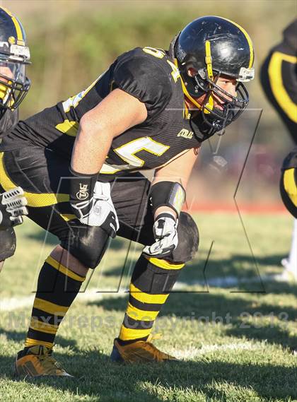 Thumbnail 2 in DeSmet Jesuit vs. Hazelwood Central (MSHSAA District Playoff) photogallery.