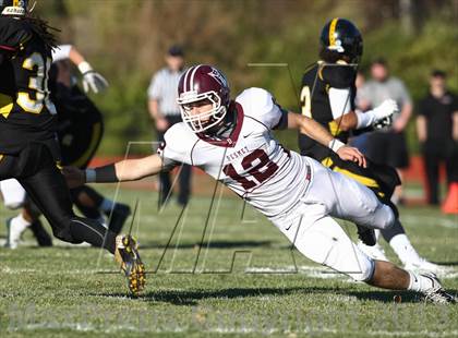 Thumbnail 2 in DeSmet Jesuit vs. Hazelwood Central (MSHSAA District Playoff) photogallery.