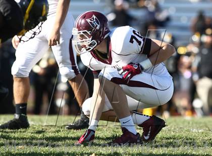 Thumbnail 1 in DeSmet Jesuit vs. Hazelwood Central (MSHSAA District Playoff) photogallery.