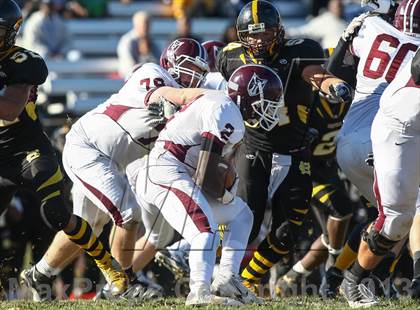 Thumbnail 3 in DeSmet Jesuit vs. Hazelwood Central (MSHSAA District Playoff) photogallery.