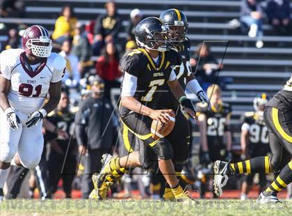 Thumbnail 3 in DeSmet Jesuit vs. Hazelwood Central (MSHSAA District Playoff) photogallery.