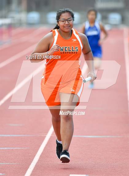 Thumbnail 1 in NIAA Northern League Track & Field Championships 1A, 2A, 3A (Girls 3200m Relay) photogallery.