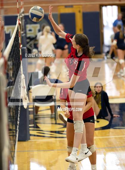 Thumbnail 2 in Grand Blanc vs. Grosse Pointe South (GPS Quad) photogallery.