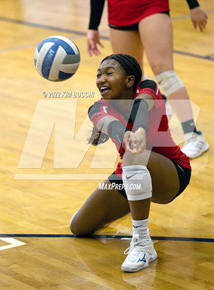 Thumbnail 2 in Grand Blanc vs. Grosse Pointe South (GPS Quad) photogallery.