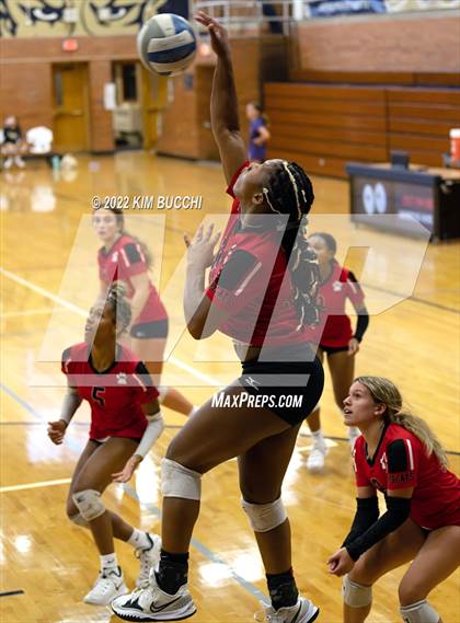 Thumbnail 2 in Grand Blanc vs. Grosse Pointe South (GPS Quad) photogallery.