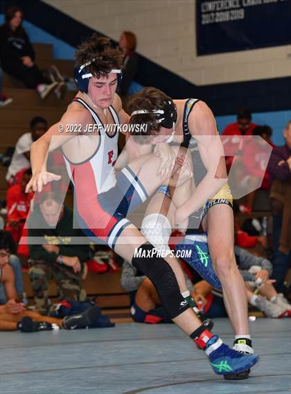 Thumbnail 2 in Viking Invitational photogallery.