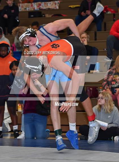 Thumbnail 2 in Viking Invitational photogallery.