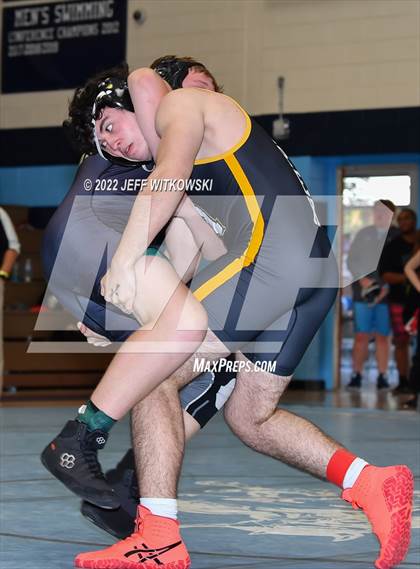 Thumbnail 3 in Viking Invitational photogallery.