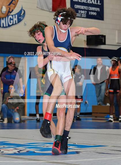Thumbnail 3 in Viking Invitational photogallery.