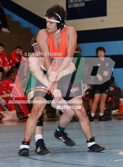 Thumbnail 2 in Viking Invitational photogallery.