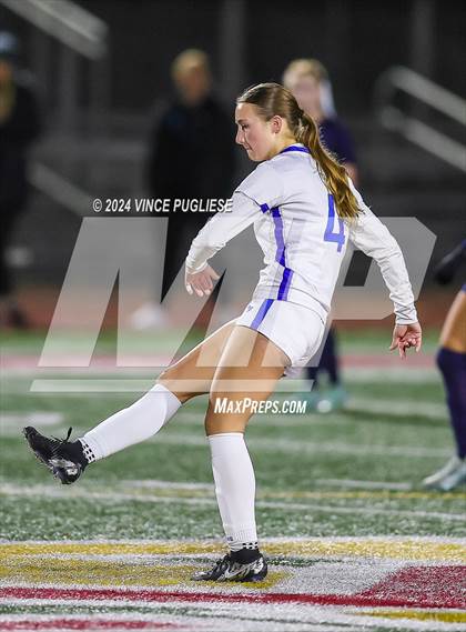 Thumbnail 2 in Mountain View @ Gig Harbor (WIAA 3A Section Playoffs) photogallery.