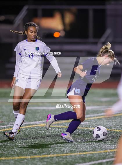 Thumbnail 2 in Mountain View @ Gig Harbor (WIAA 3A Section Playoffs) photogallery.