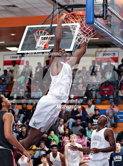 Thumbnail 3 in Oldsmar Christian vs. La Lumiere (Chick-Fil-A Classic) photogallery.