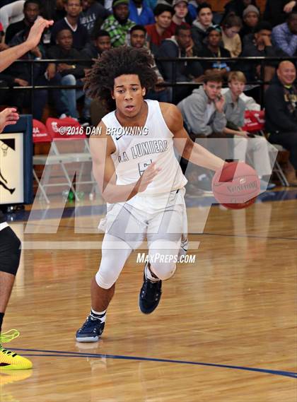 Thumbnail 1 in Oldsmar Christian vs. La Lumiere (Chick-Fil-A Classic) photogallery.